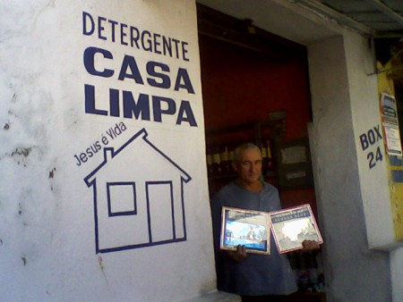 Olha a lojinha dele, fica na feira de esperança, ao lado de mandarino